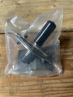 BATTERY BOX LATCH (BOTS)