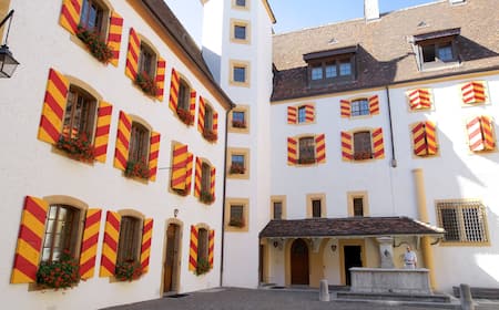 NUT, ROUND SPECIAL (BOTS)