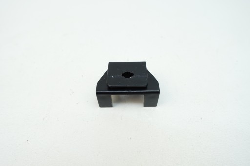 RETAINER FRONT FENDER *ST*