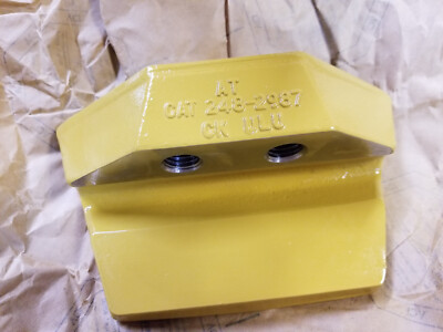 [CAT 2482987 BOTS] CAT FORGED STEEL TRACK ROLLER GUIDE (BOTS)